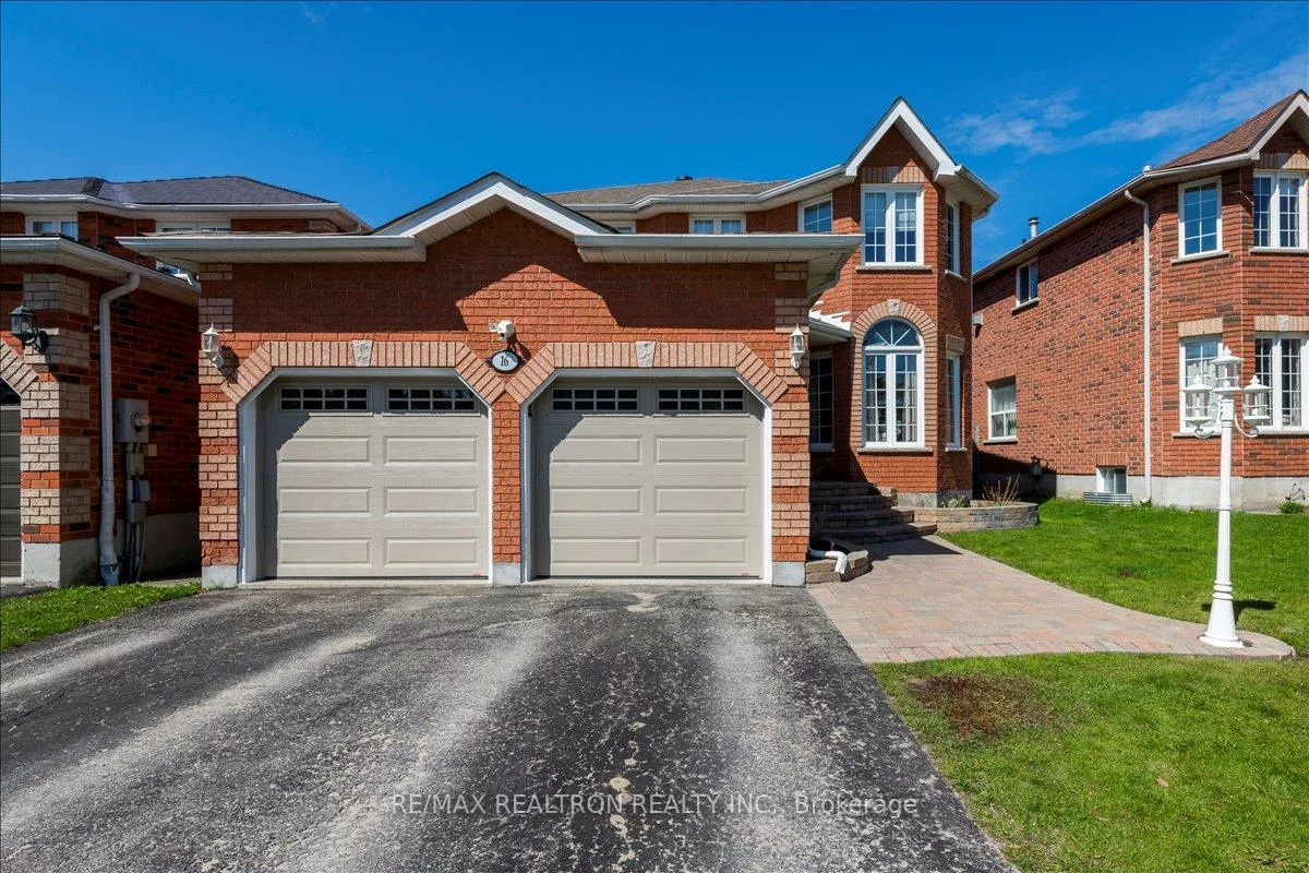 16, Bear Creek, Holly, Barrie