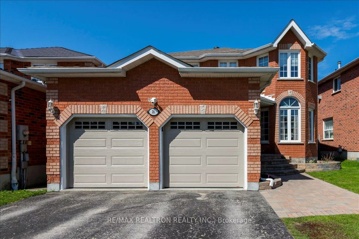 16, Bear Creek, Holly, Barrie