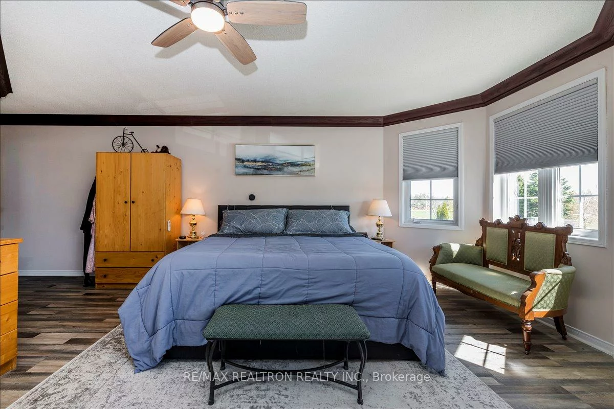 16, Bear Creek, Holly, Barrie
