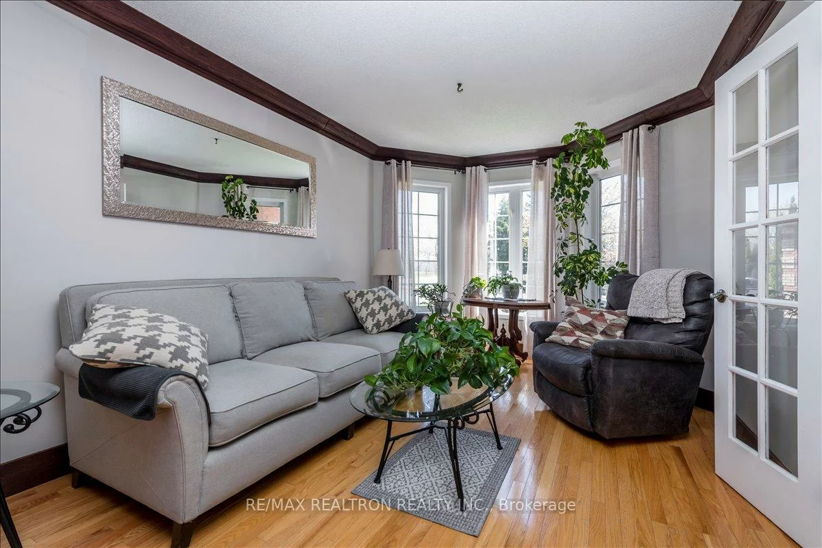 16, Bear Creek, Holly, Barrie