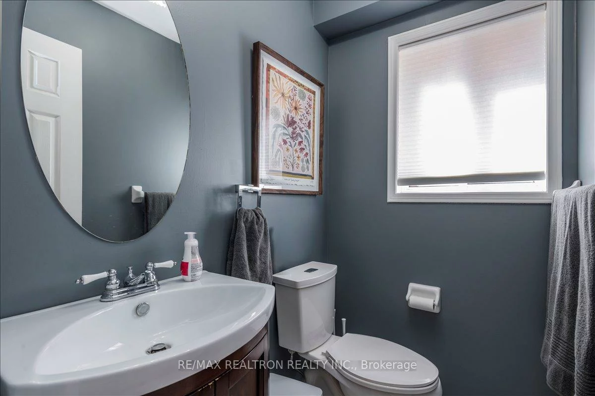 16, Bear Creek, Holly, Barrie
