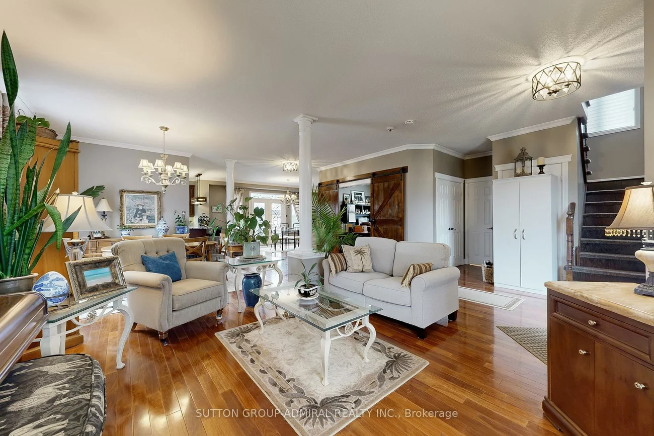 32, Stephanie, Painswick South, Barrie
