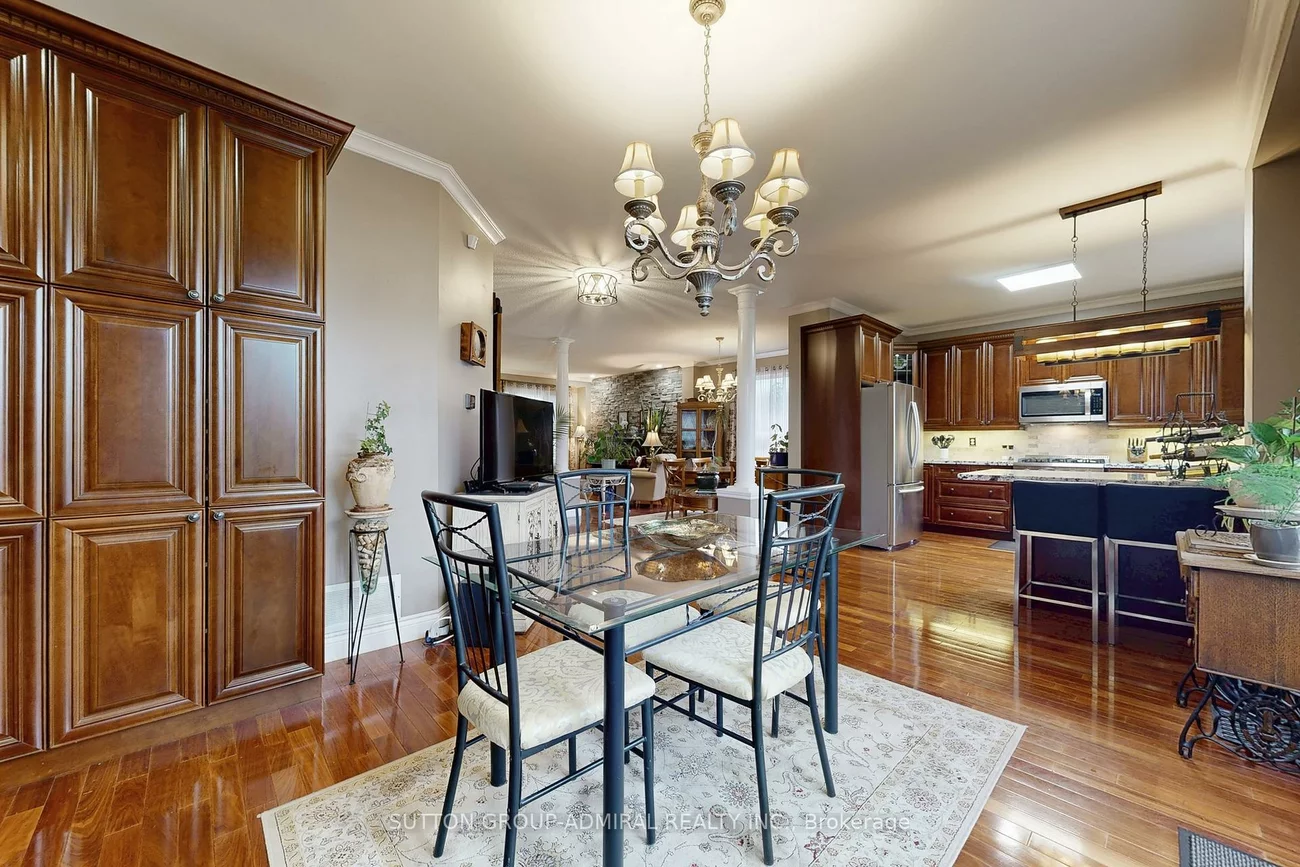 32, Stephanie, Painswick South, Barrie