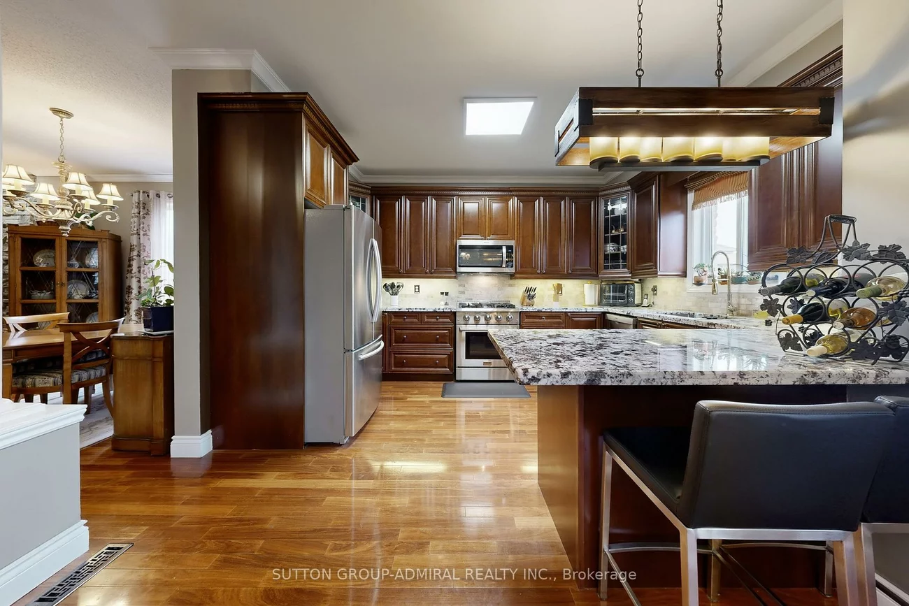 32, Stephanie, Painswick South, Barrie