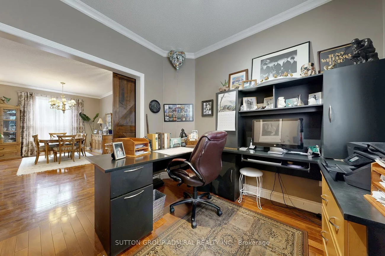 32, Stephanie, Painswick South, Barrie