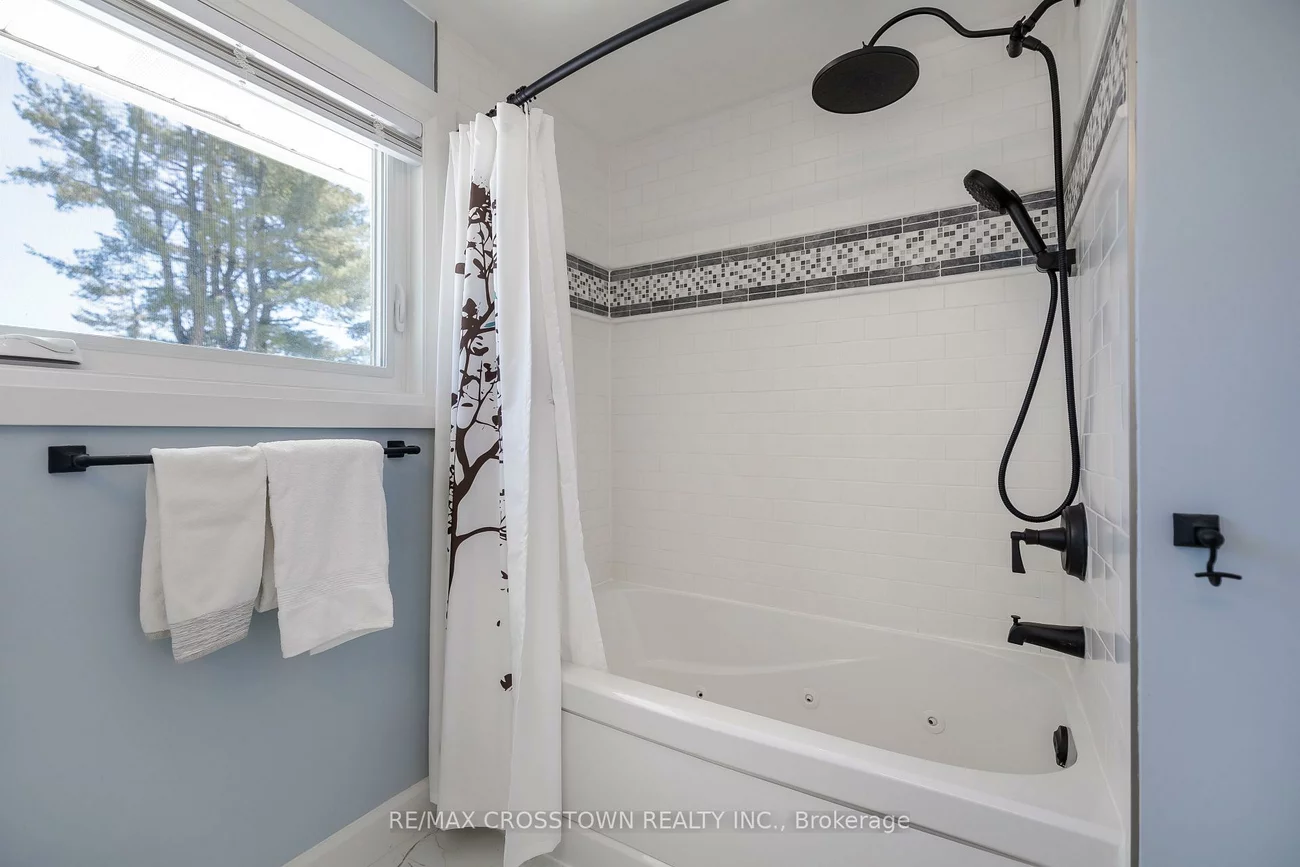 11, Castle, Sunnidale, Barrie