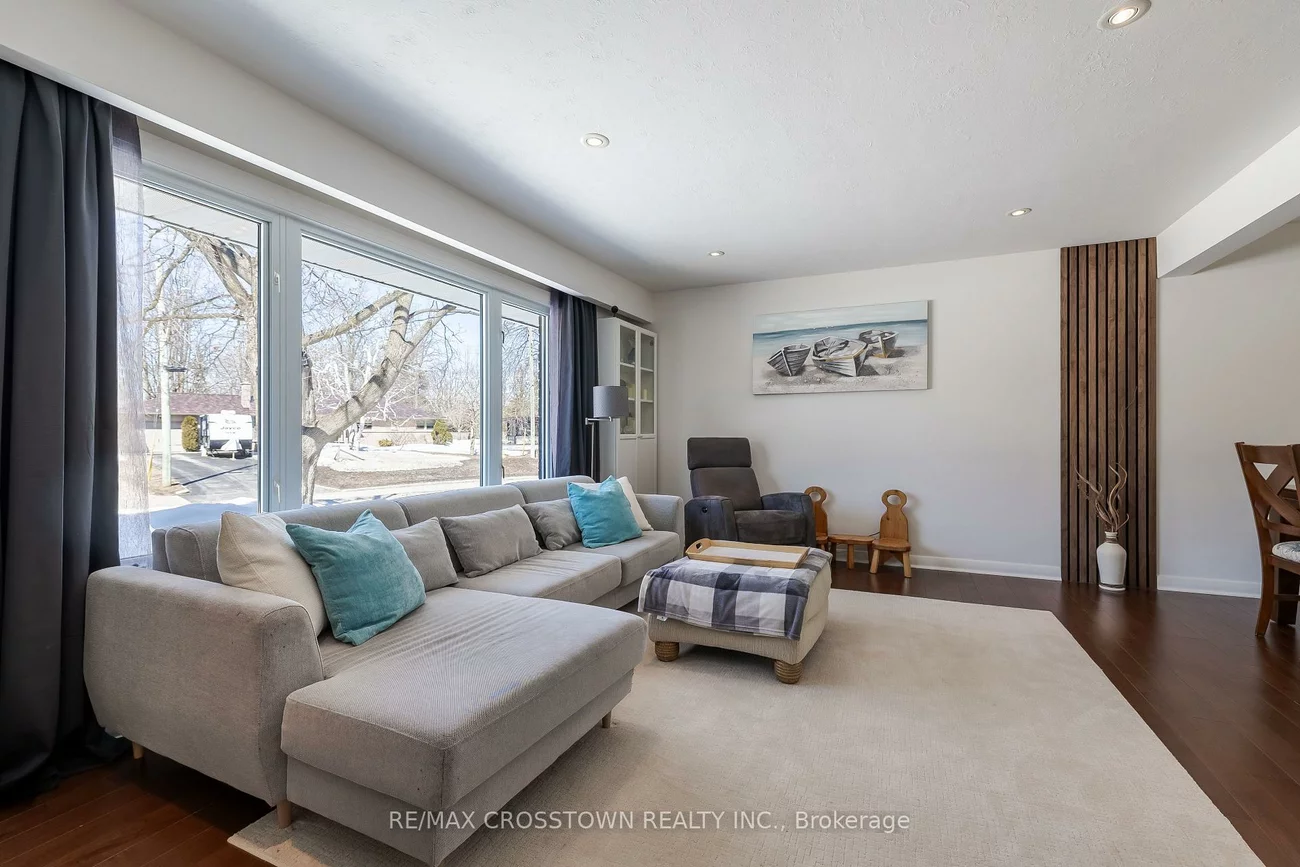 11, Castle, Sunnidale, Barrie