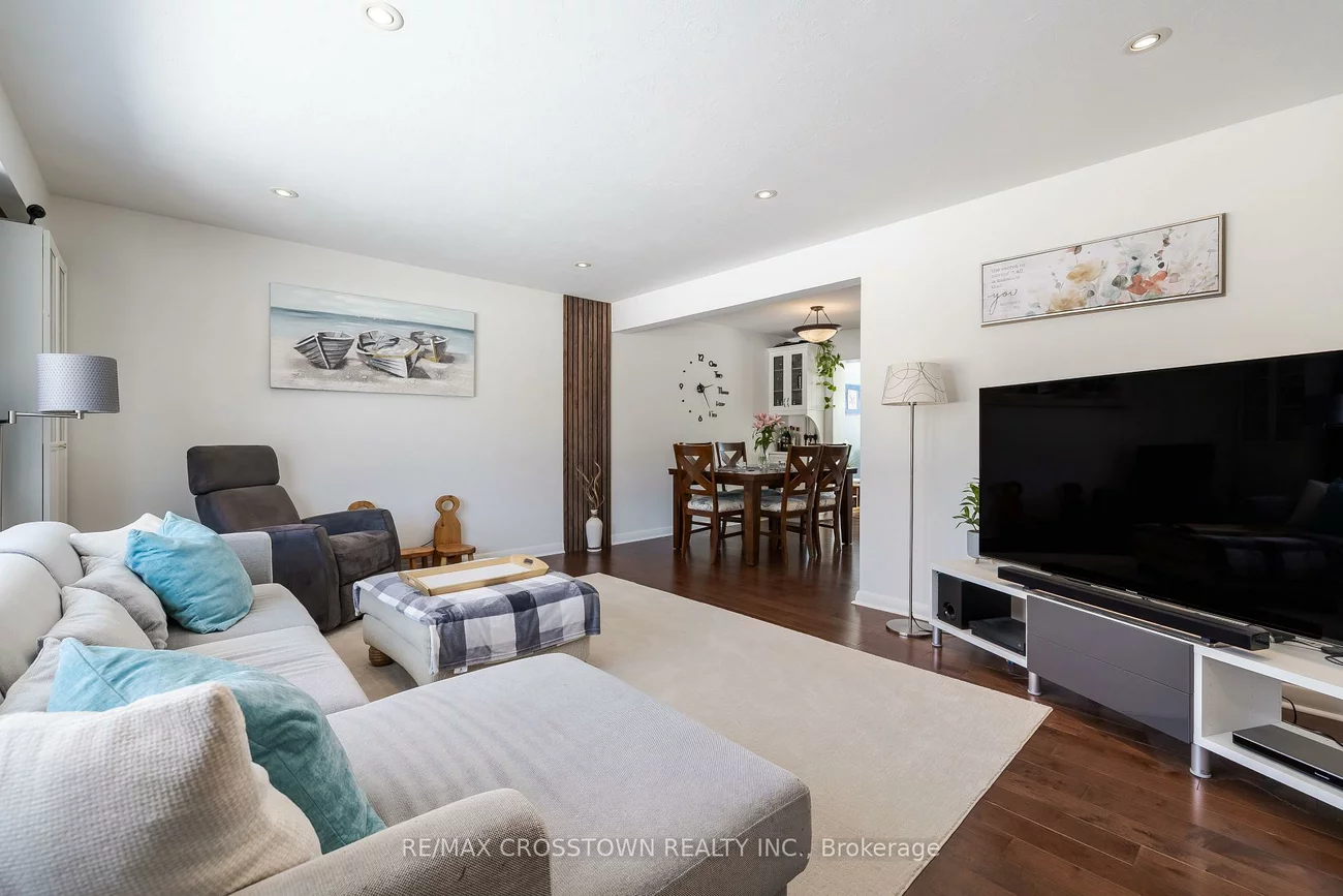 11, Castle, Sunnidale, Barrie