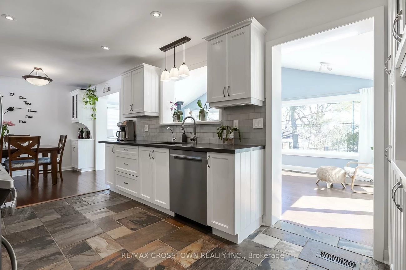 11, Castle, Sunnidale, Barrie