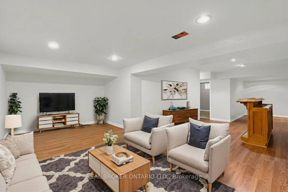 50, Cloughley, Northwest, Barrie