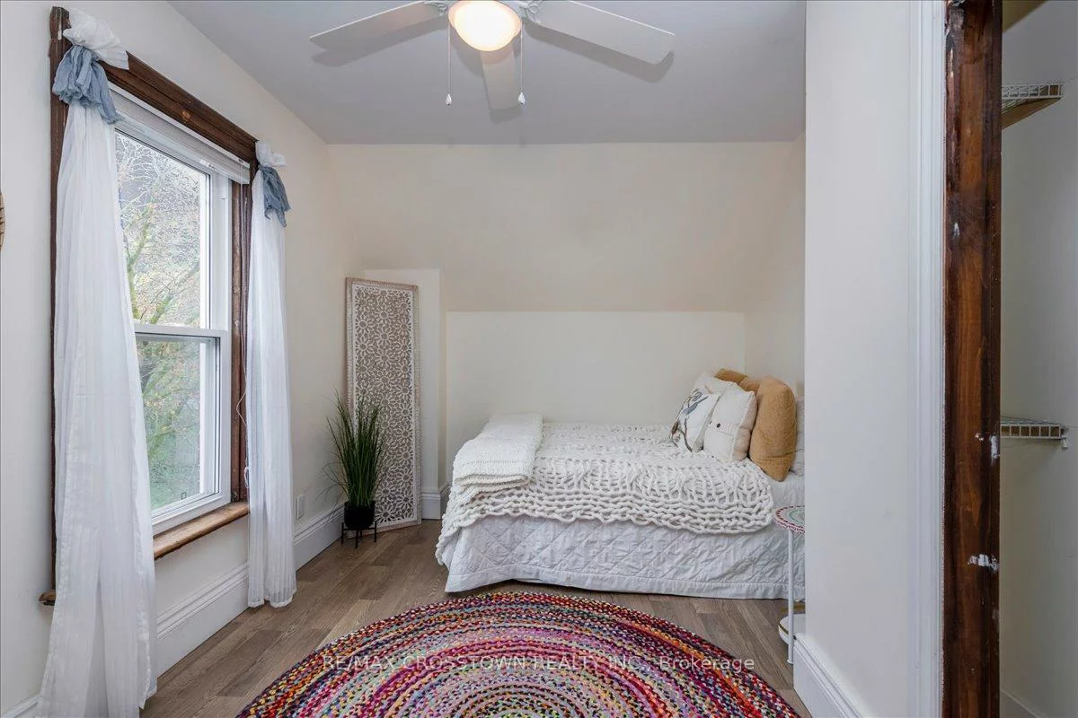 49, Park, Queen's Park, Barrie