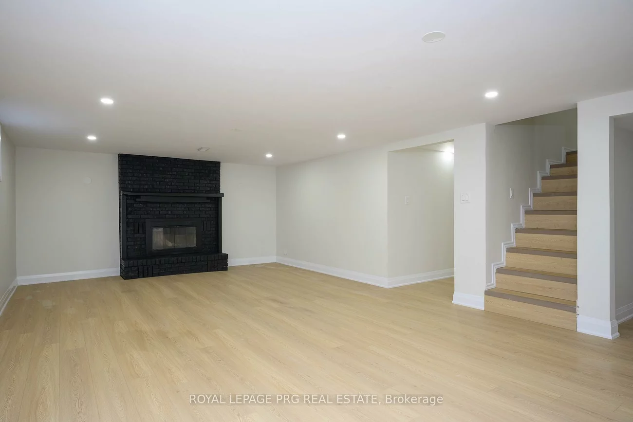 26, Hickling, Grove East, Barrie
