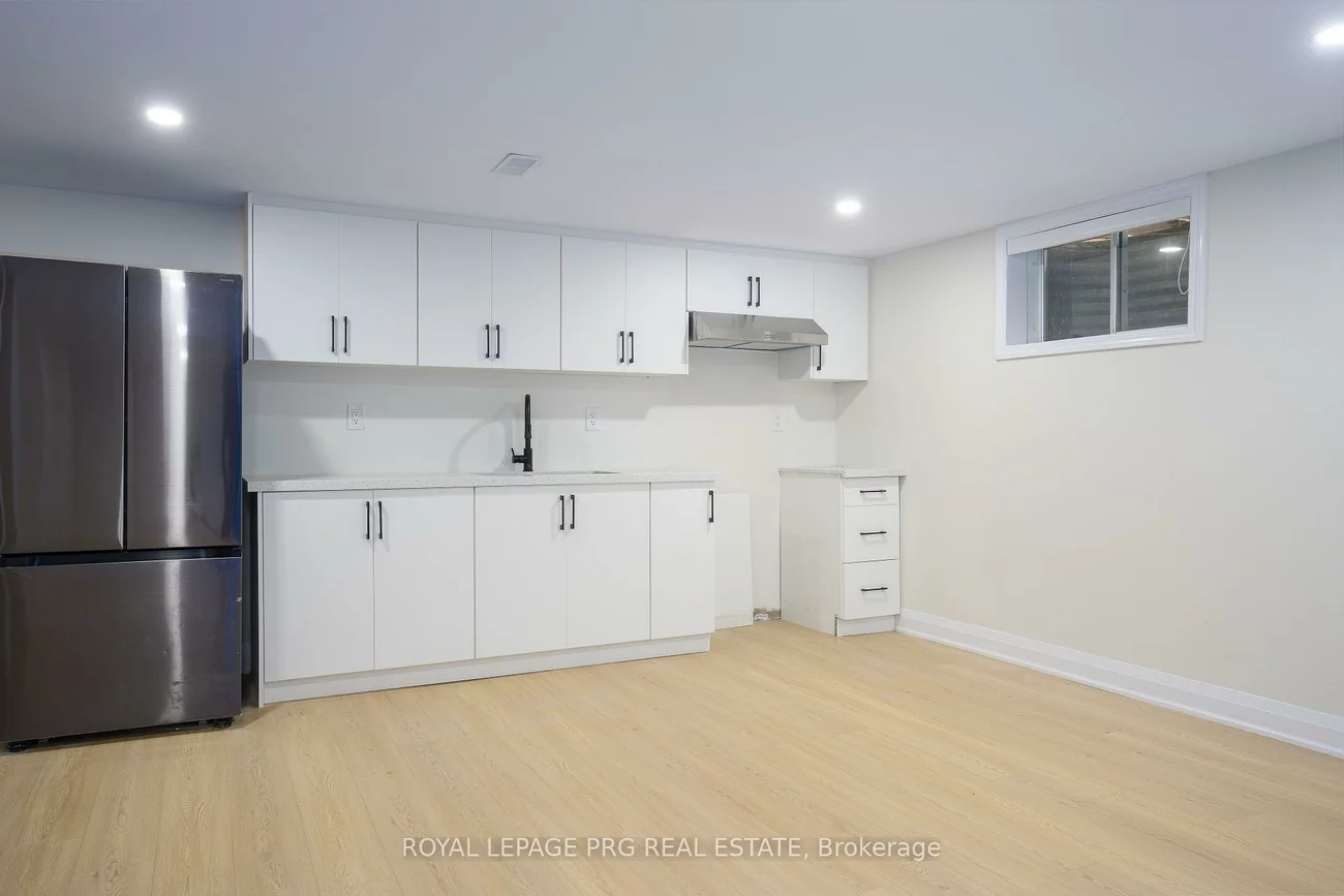 26, Hickling, Grove East, Barrie