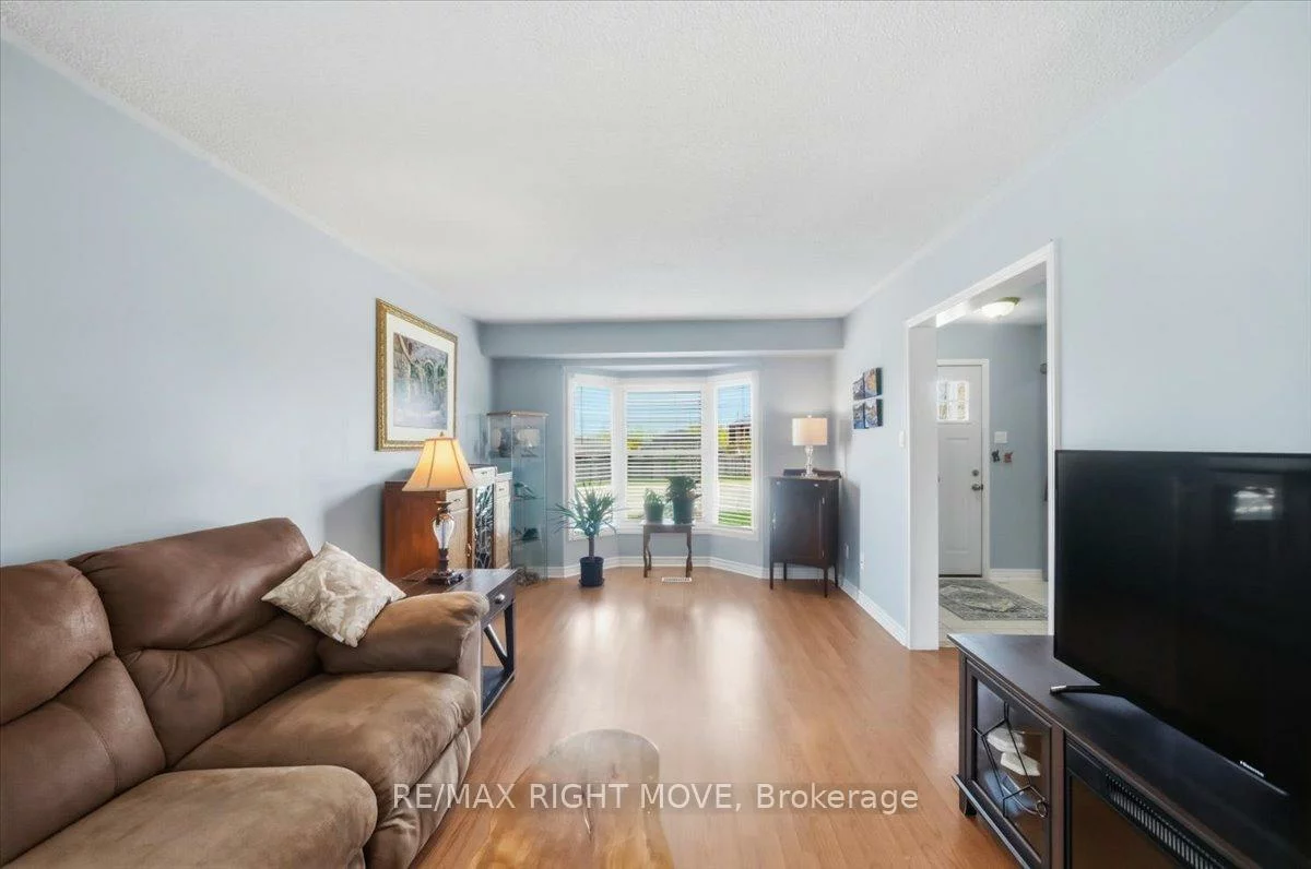 470, st vincent, Cundles East, Barrie