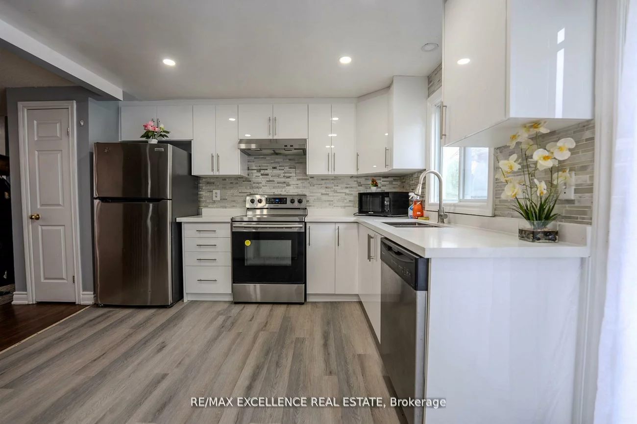 3, Hickling, Grove East, Barrie