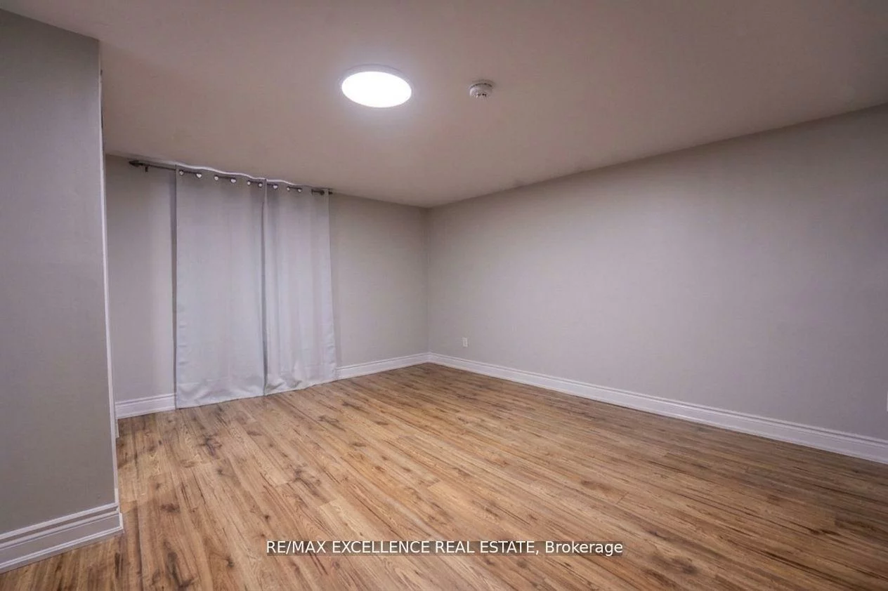 3, Hickling, Grove East, Barrie