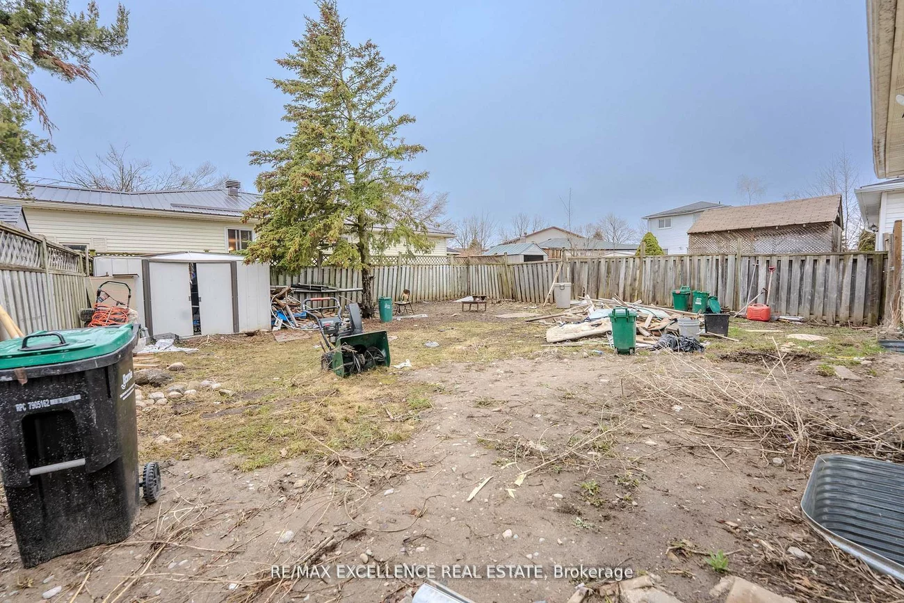 3, Hickling, Grove East, Barrie
