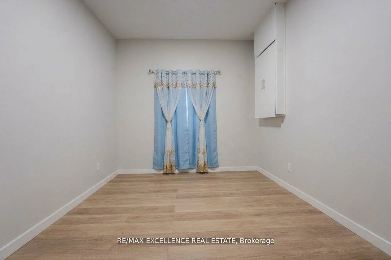 3, Hickling, Grove East, Barrie