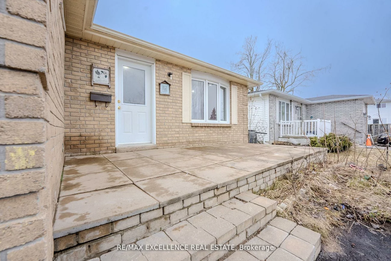 3, Hickling, Grove East, Barrie