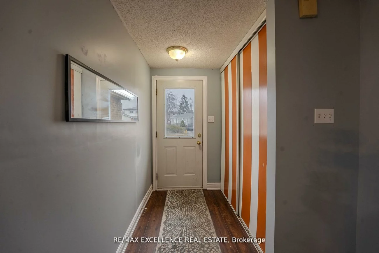 3, Hickling, Grove East, Barrie