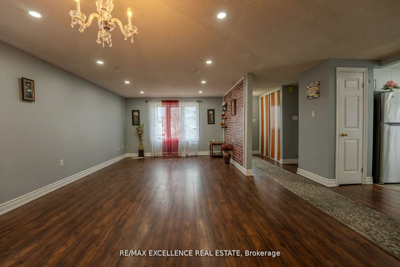 3, Hickling, Grove East, Barrie