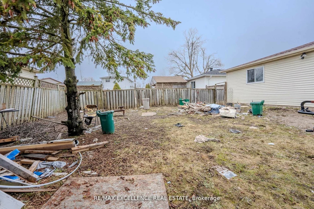 3, Hickling, Grove East, Barrie