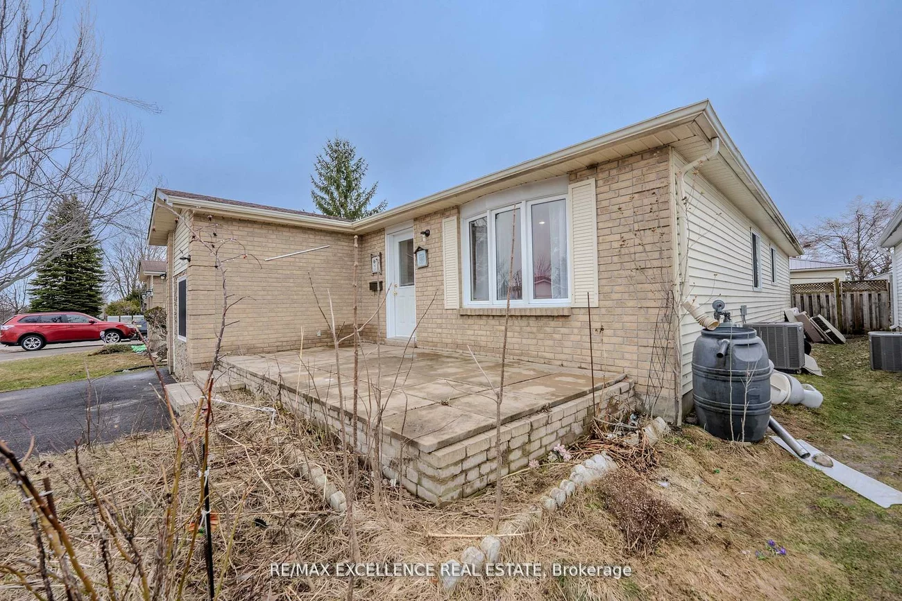 3, Hickling, Grove East, Barrie