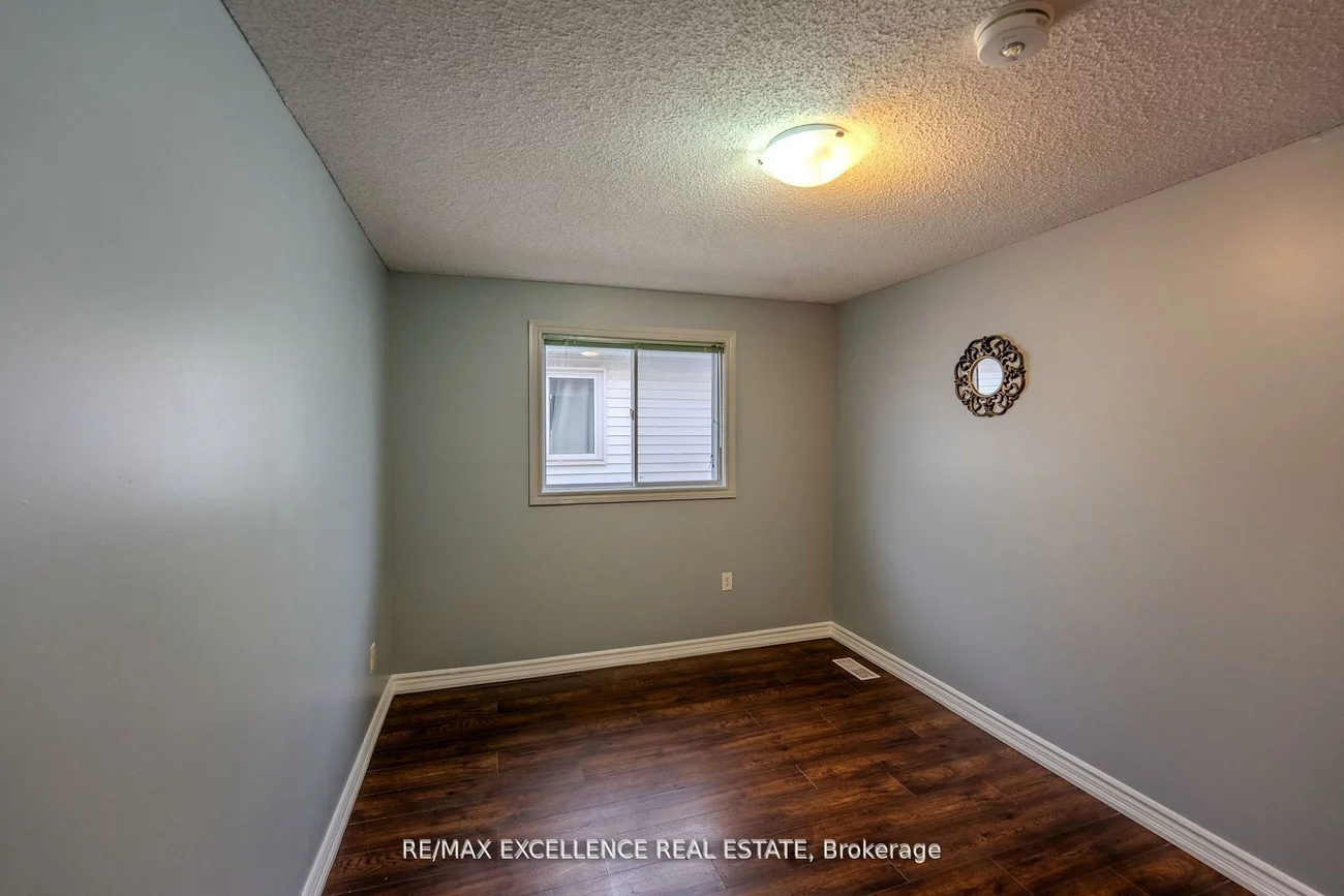 3, Hickling, Grove East, Barrie