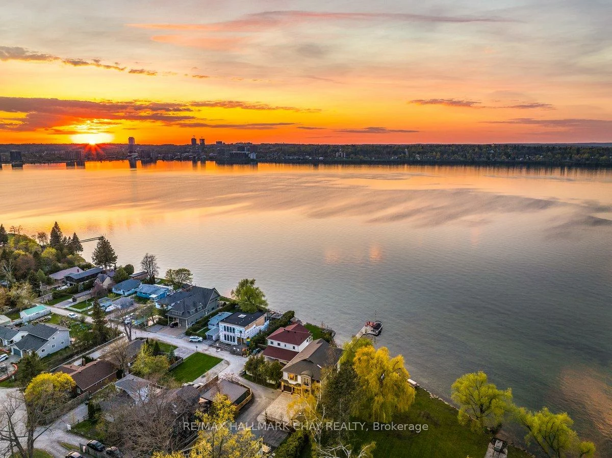 230, Kempview, South Shore, Barrie
