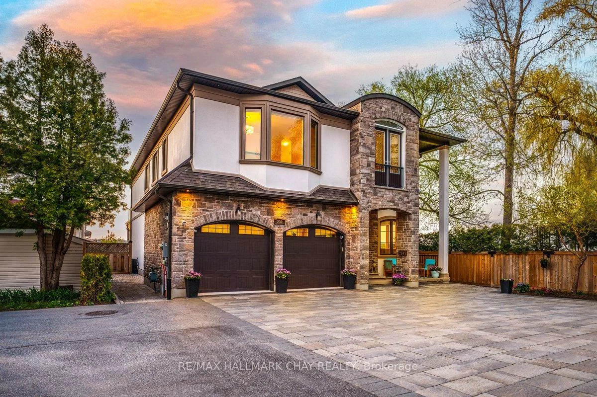 230, Kempview, South Shore, Barrie