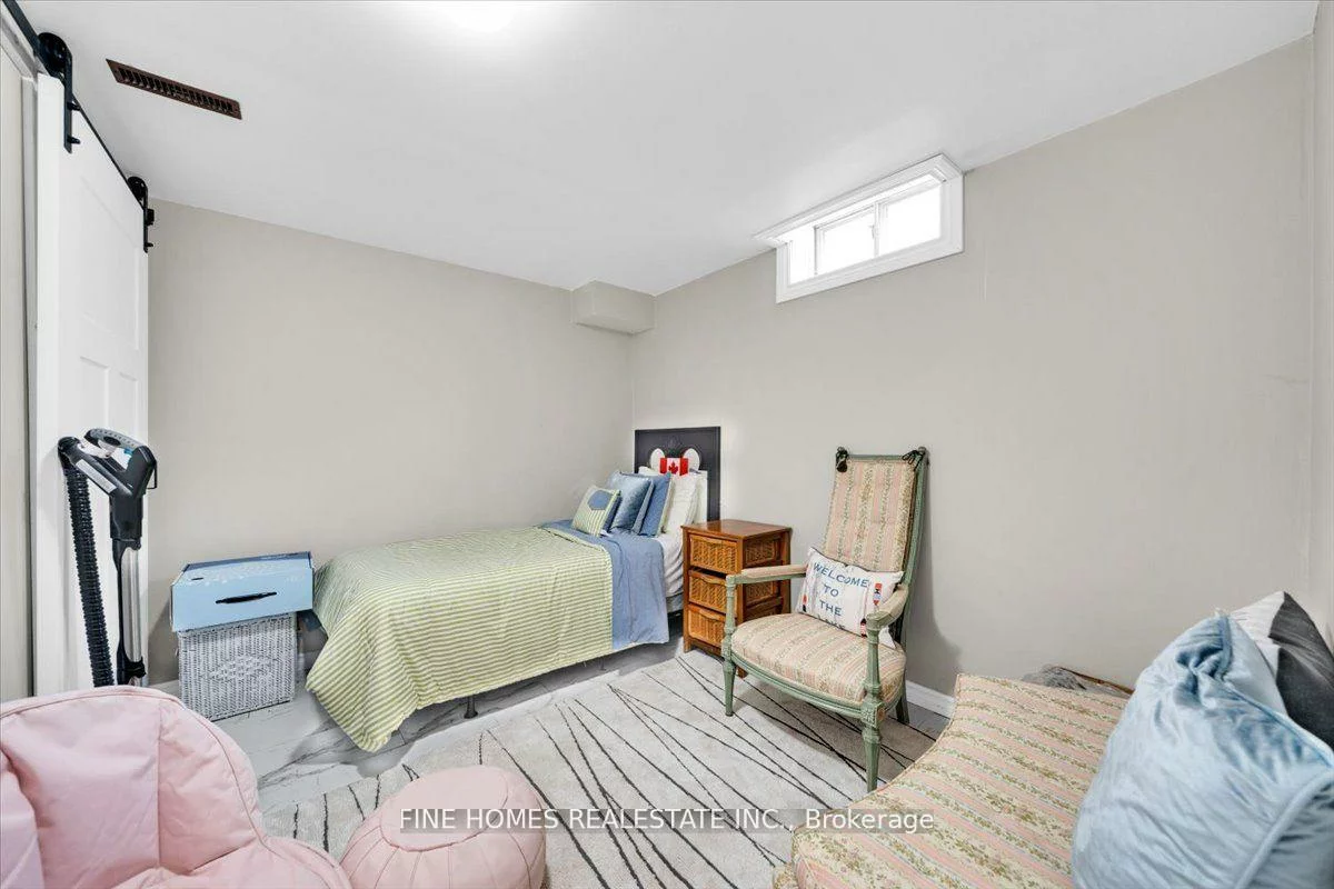 153, Browning, Letitia Heights, Barrie
