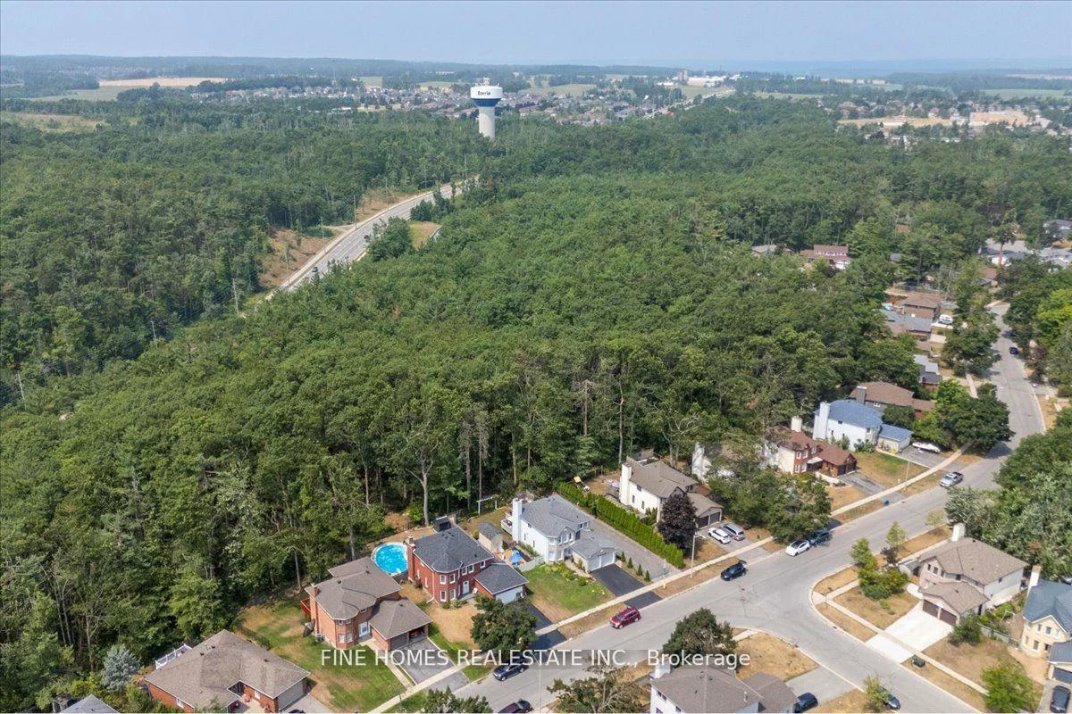 153, Browning, Letitia Heights, Barrie