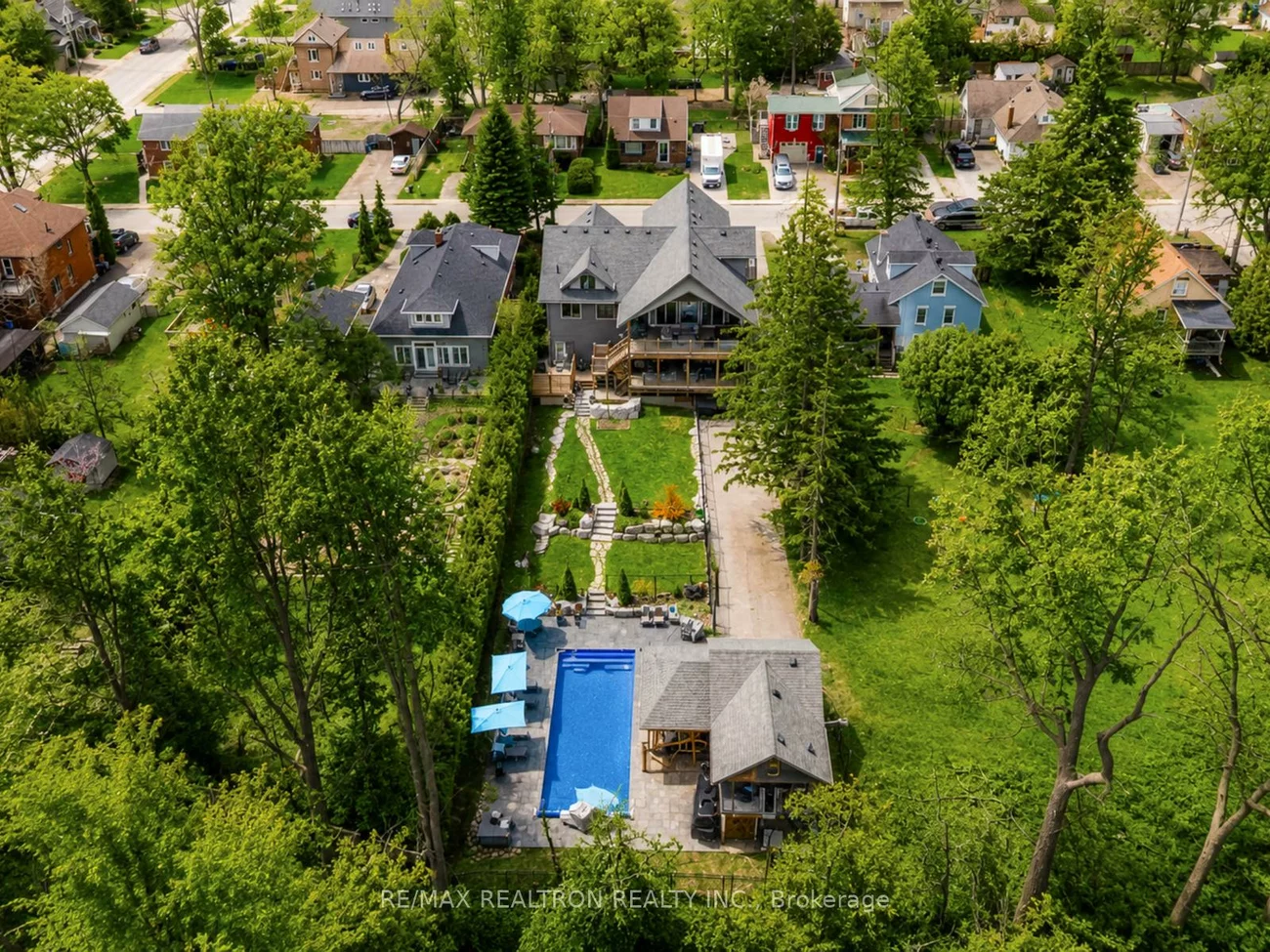 115, Clapperton, Wellington, Barrie