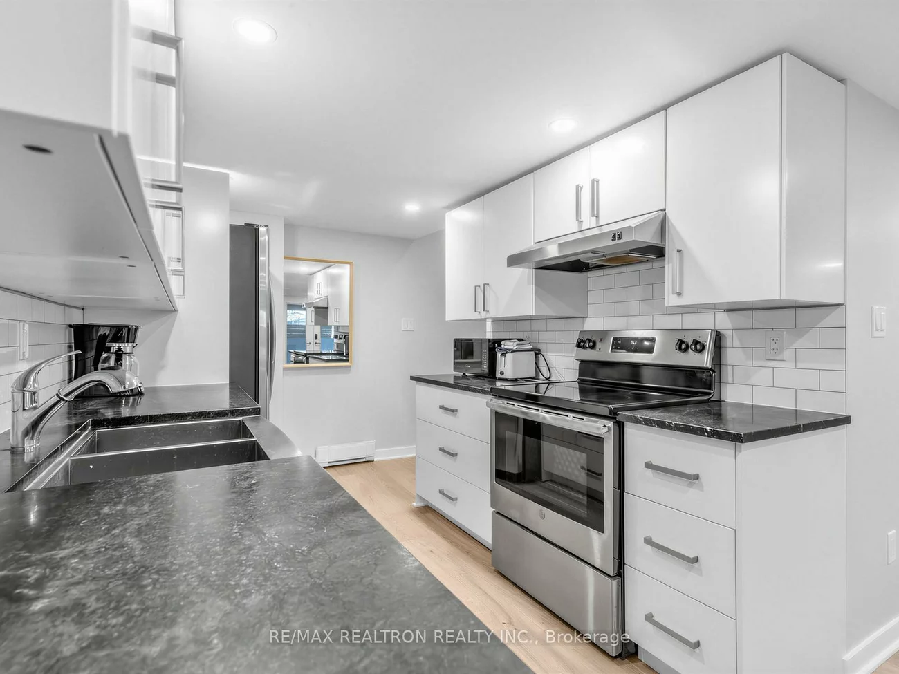115, Clapperton, Wellington, Barrie