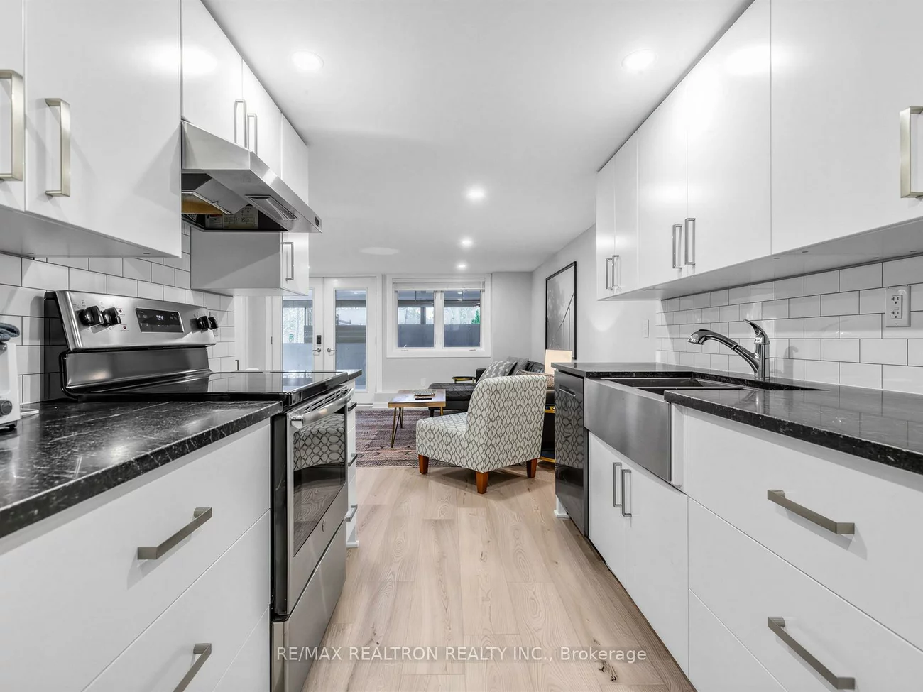 115, Clapperton, Wellington, Barrie