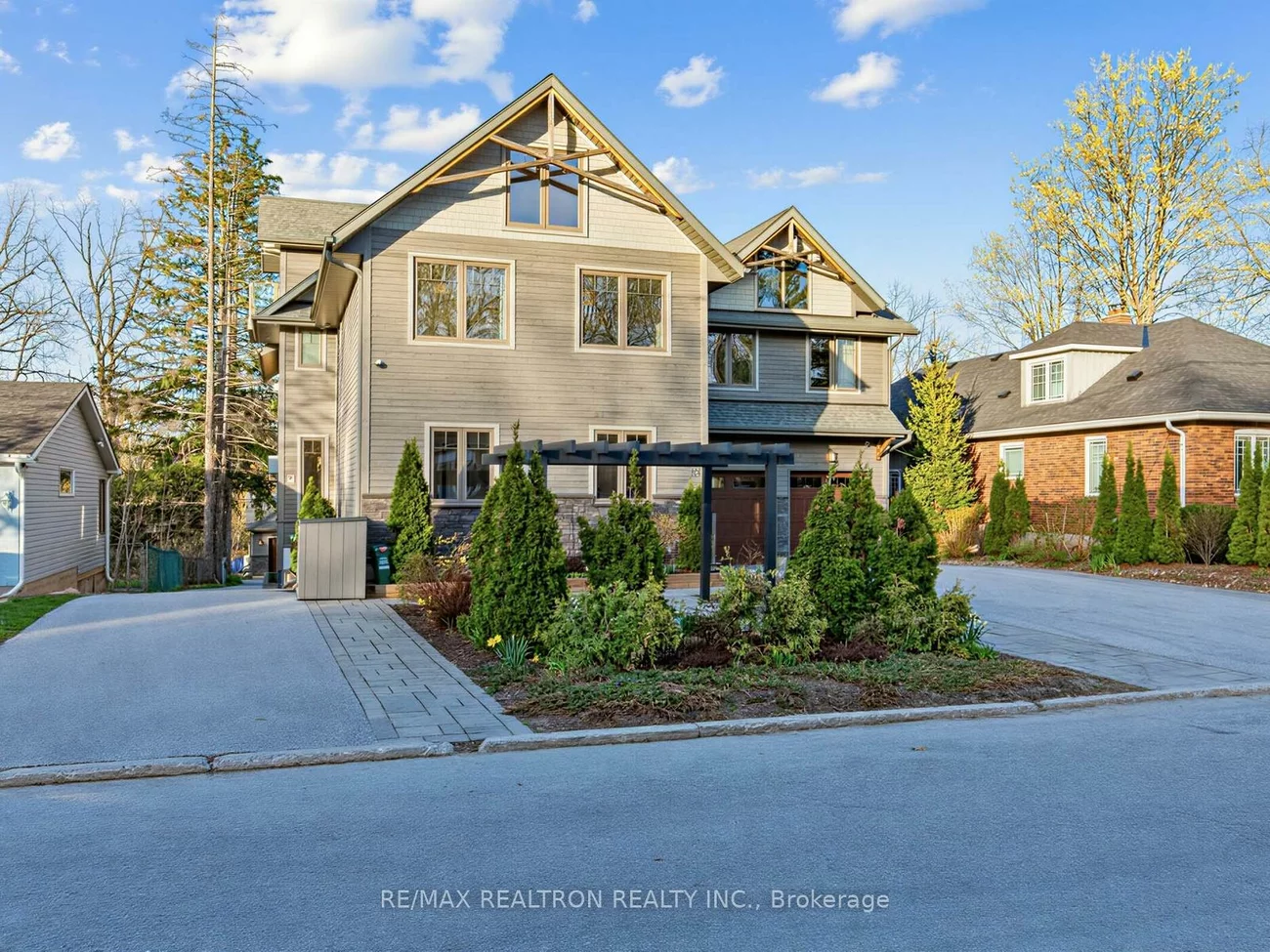115, Clapperton, Wellington, Barrie