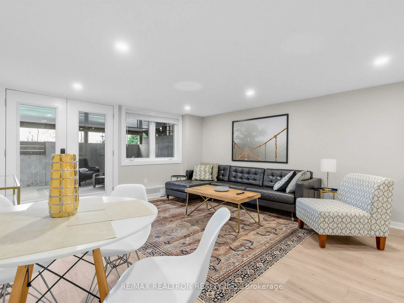 115, Clapperton, Wellington, Barrie