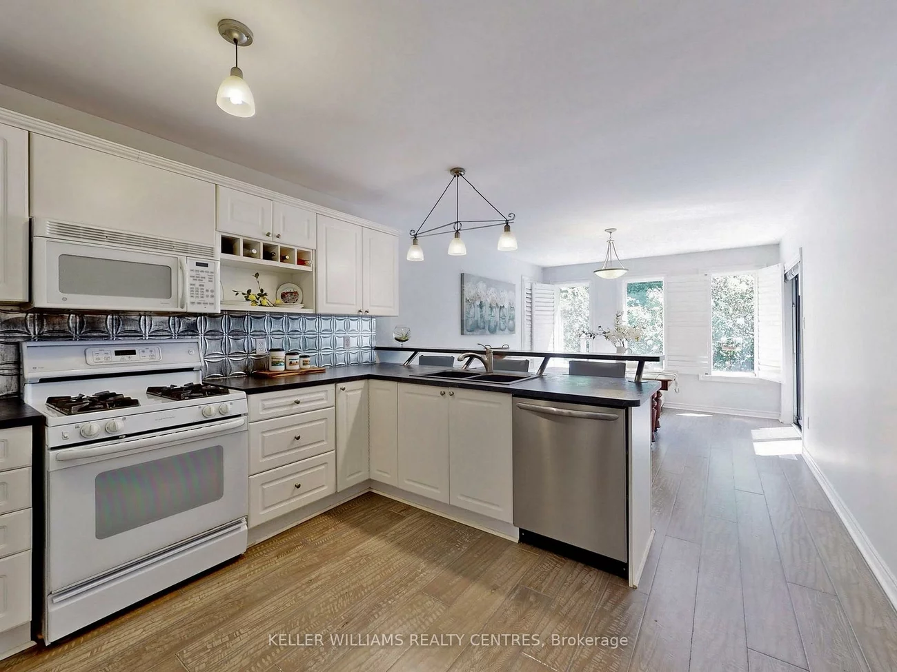 14, Gables, South Shore, Barrie