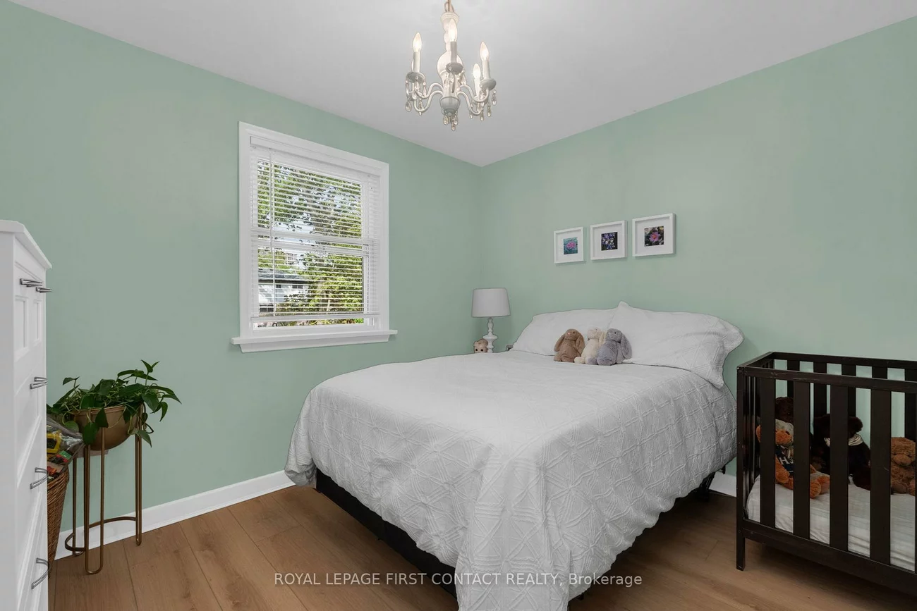 20, Newton, Wellington, Barrie