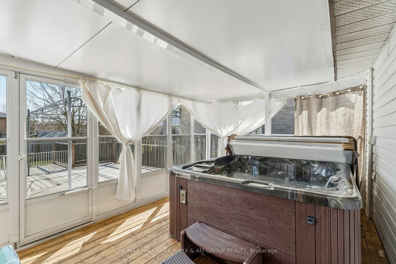 11, Charlotte, Letitia Heights, Barrie