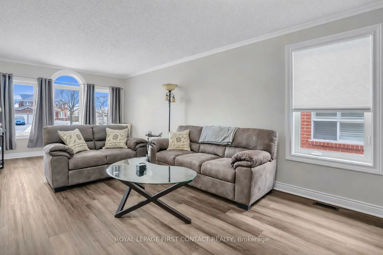 340, Livingstone, Northwest, Barrie