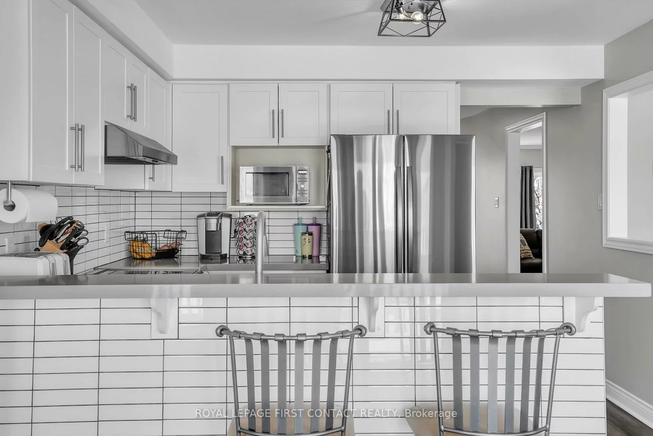 340, Livingstone, Northwest, Barrie