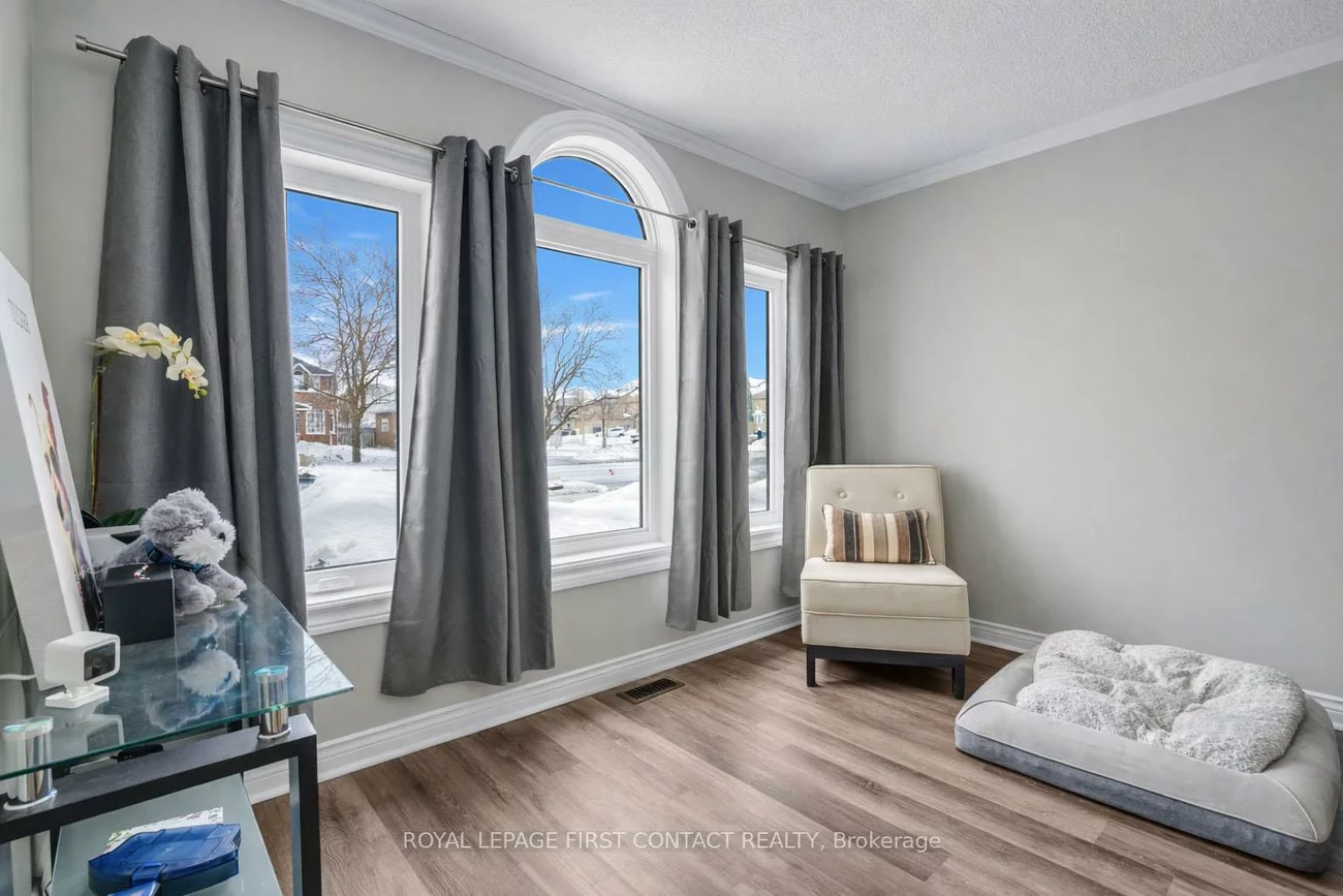 340, Livingstone, Northwest, Barrie