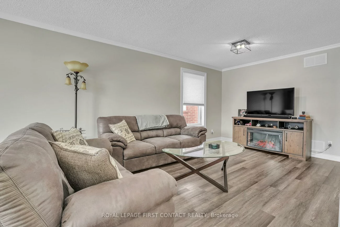 340, Livingstone, Northwest, Barrie