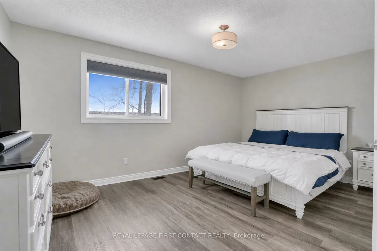 340, Livingstone, Northwest, Barrie