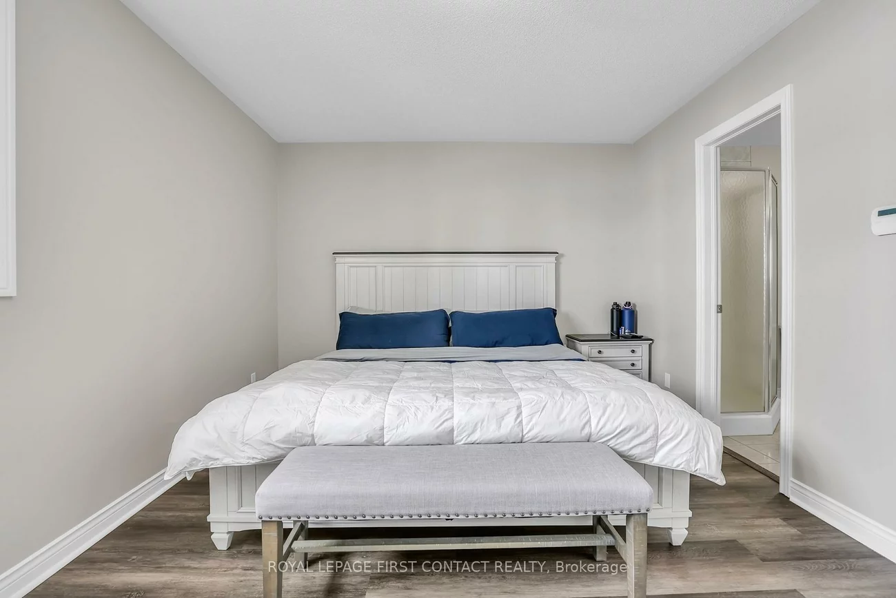 340, Livingstone, Northwest, Barrie