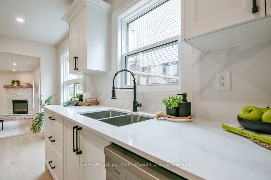 20, Hadden, Cundles East, Barrie