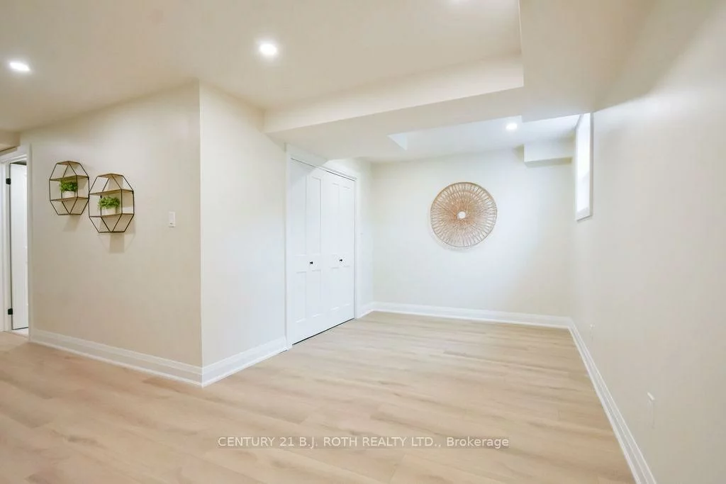 20, Hadden, Cundles East, Barrie