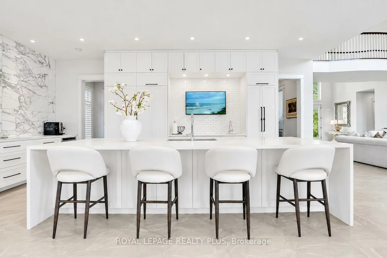 39, Plunkett, Bayshore, Barrie