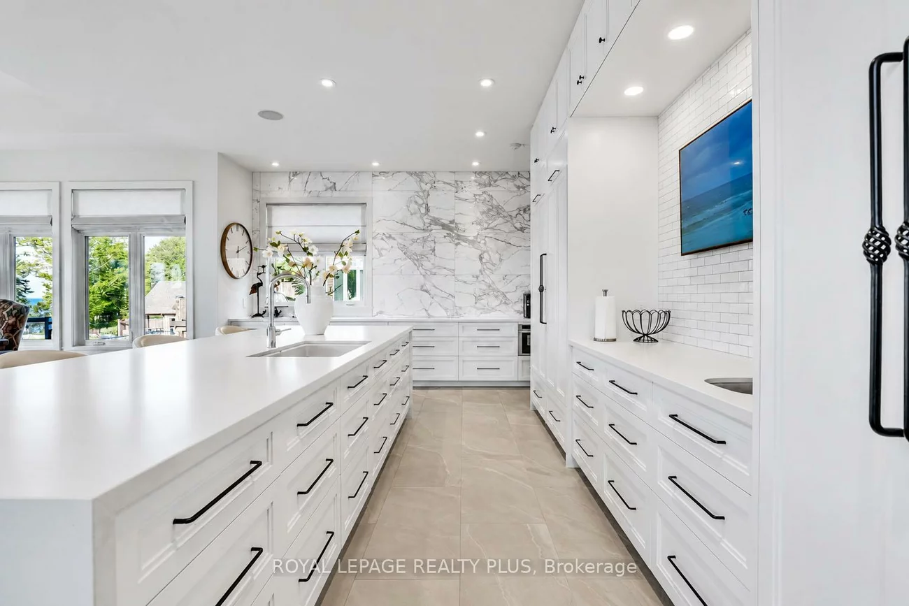 39, Plunkett, Bayshore, Barrie